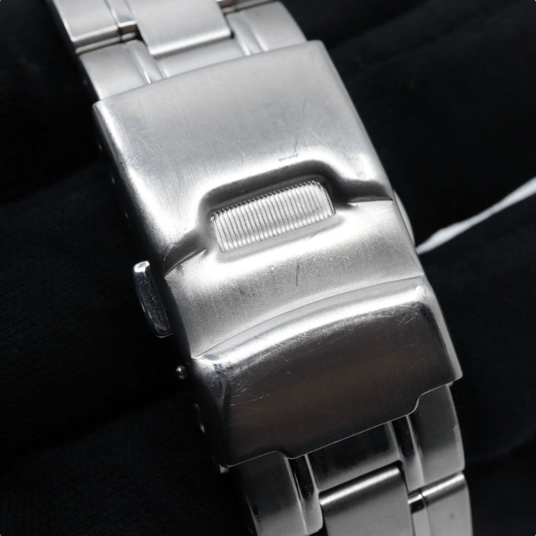 【電池交換済】スイスミリタリー ハノワ 腕時計 06-5219 クロノグラフ メンズ クオーツ シルバー文字盤 デイト表示 アナログ ローマンインデックス ビジネス カジュアル スポーツ エレガント スイス製 クリーニング済み G3