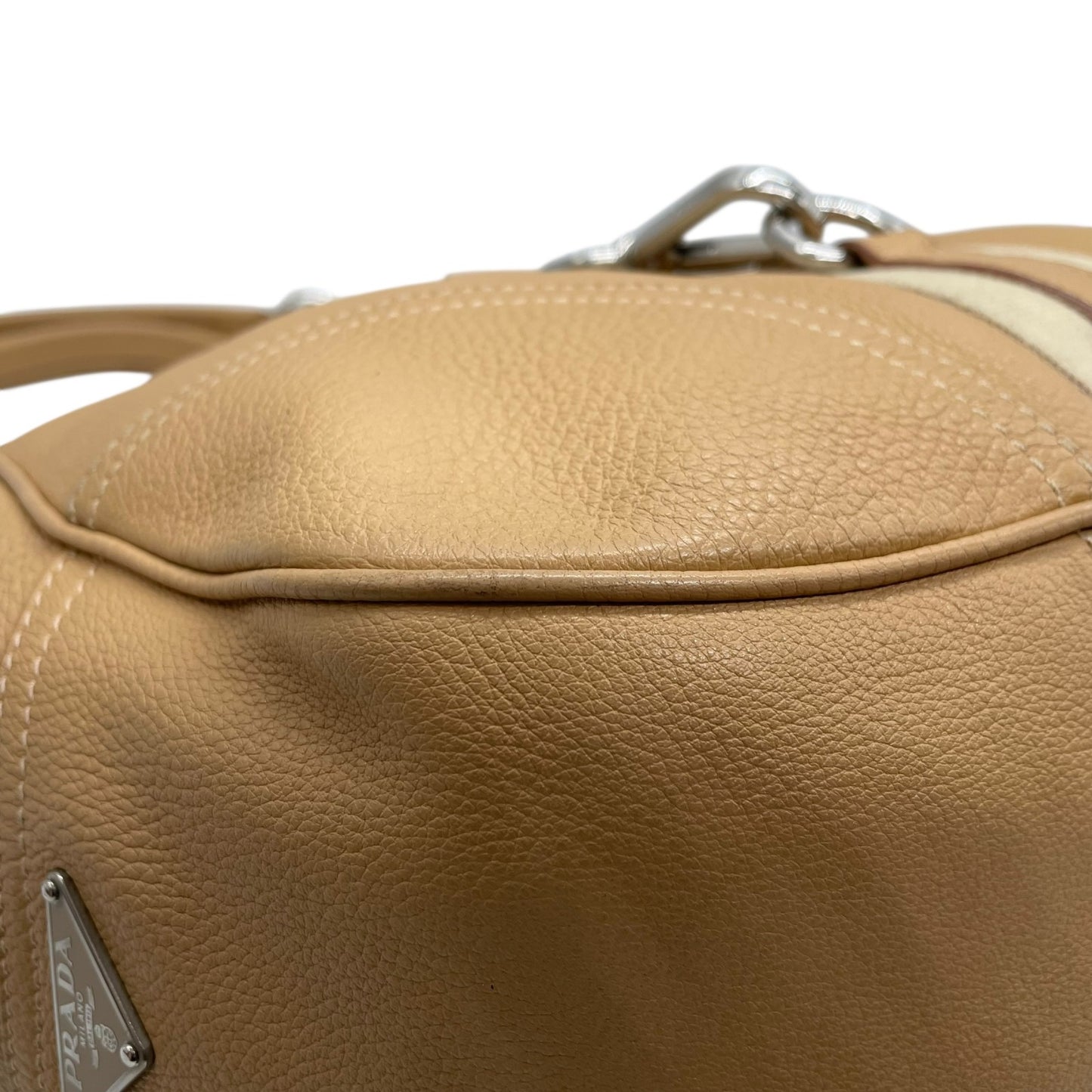 PRADA プラダ ワンショルダーバッグ ライトブラウン ベージュ レザー シボ革 トライアングルロゴ ベルトデザイン シルバー金具 C4