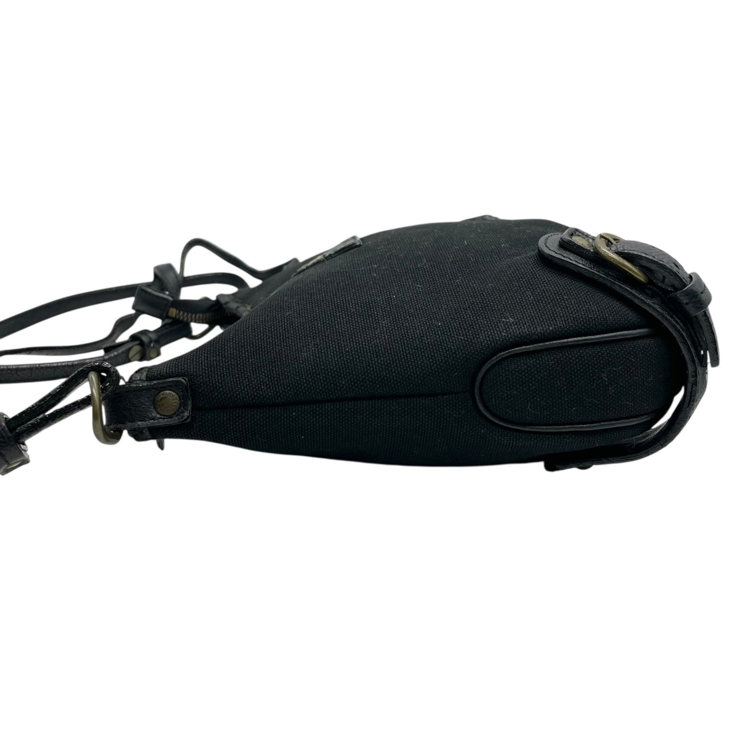 BURBERRY BLUE LABEL バーバリーブルーレーベル ショルダーバッグ クロスボディ 斜め掛け ロゴプレート ブラック レディース ユニセックス Y2K キャンバス レザー ロゴ おしゃれ 人気 C2