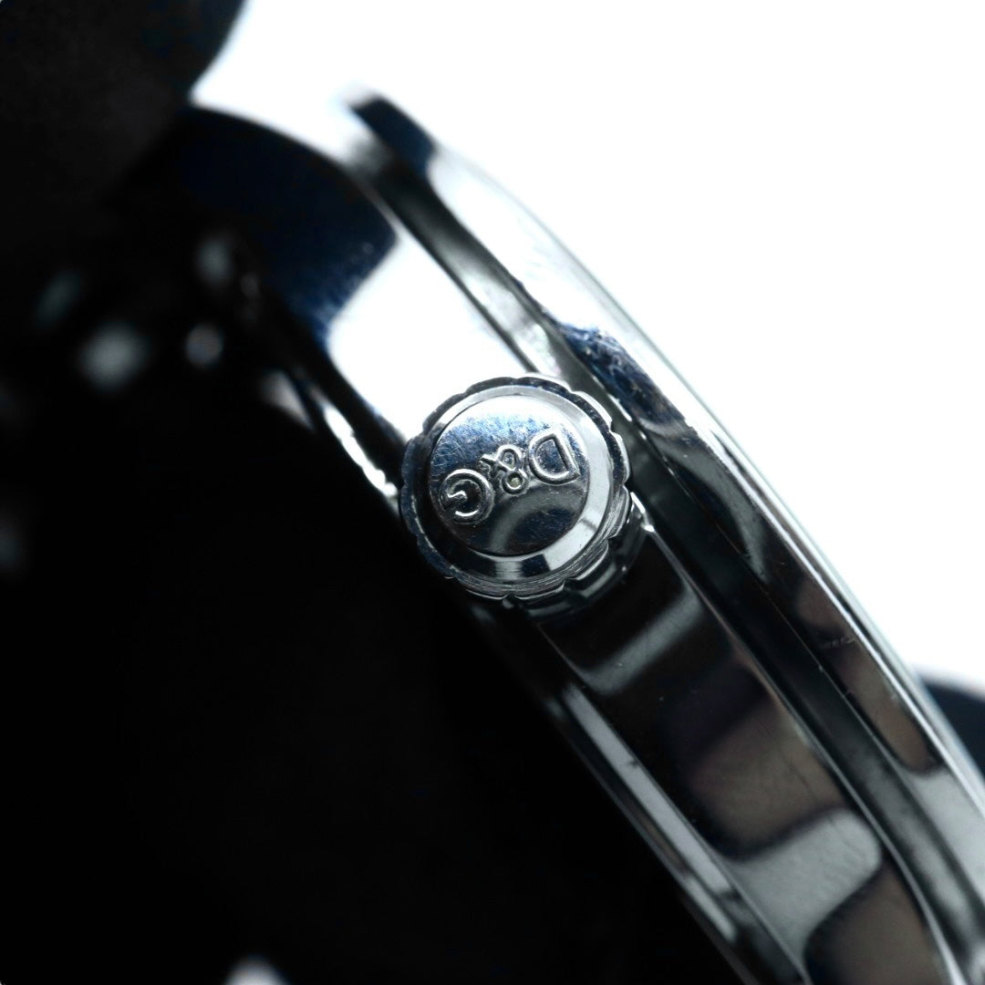 【電池交換済】D&G ドルチェ＆ガッバーナ 腕時計 ラインストーン D&Gロゴ メンズ レディース ユニセックス クオーツ アナログ シルバー ブレスレットウォッチ ドレスウォッチ ゴージャス エレガント ラグジュアリー クリーニング済み G2