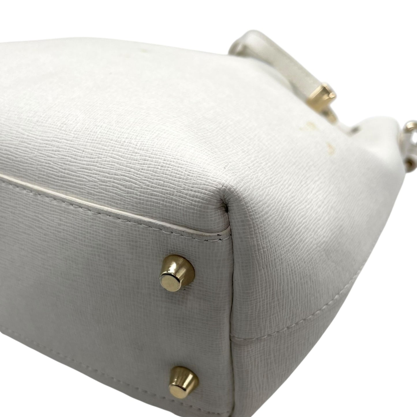 フルラ FURLA 2WAY ハンドバッグ ショルダーバッグ ホワイト 白 レザー 巾着型 ゴールド金具 手提げ 斜め掛け可 レディース T1