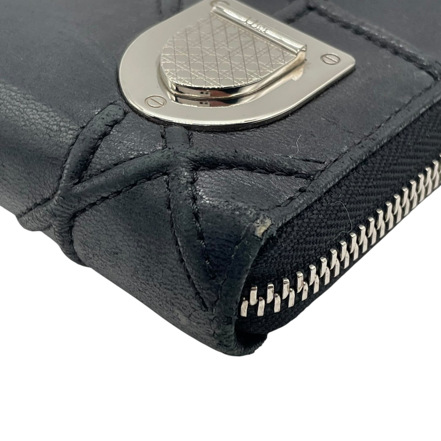 Christian Dior クリスチャンディオール ディオラマ 長財布 コンパクトウォレット ラウンドファスナー ブラック キルティング レザー シルバー金具 ロゴ メンズ レディース W3