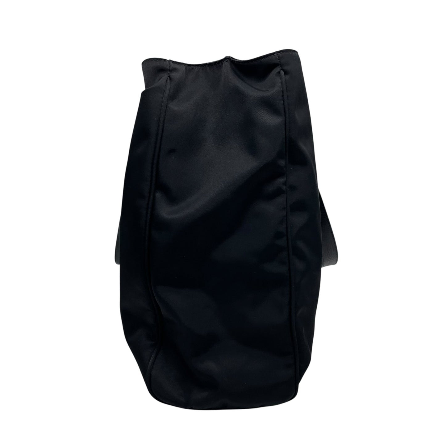 美品 FENDI フェンディ トートバッグ ワンショルダー FFロゴ 黒 ブラック ナイロン レザー ゴールド金具 肩掛け可 レディース シンプル ビジネス C1