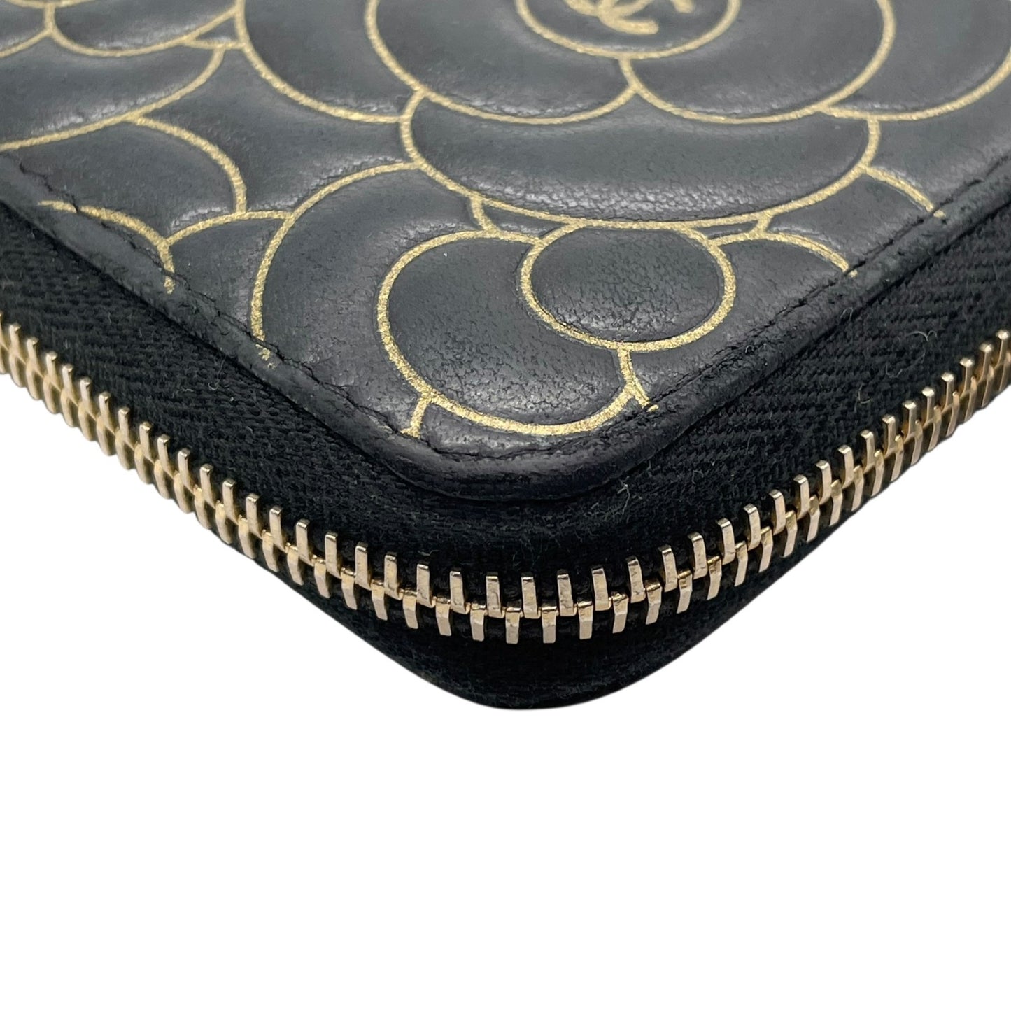 美品 シャネル CHANEL カメリア ラウンドファスナー 長財布 ブラック 黒 レザー 金 ゴールド金具 ココマーク 型押し ウォレット W6