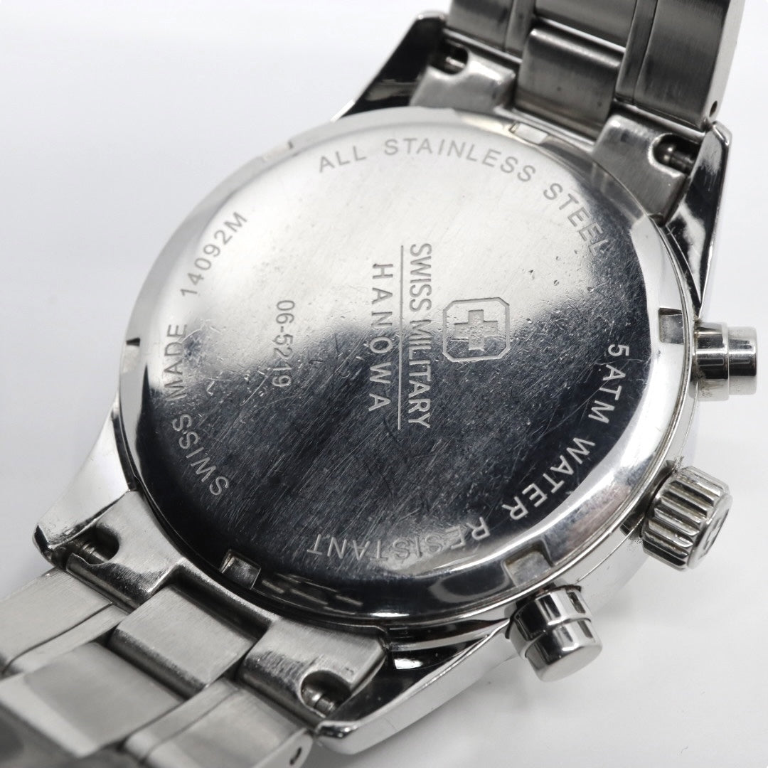 【電池交換済】スイスミリタリー ハノワ 腕時計 06-5219 クロノグラフ メンズ クオーツ シルバー文字盤 デイト表示 アナログ ローマンインデックス ビジネス カジュアル スポーツ エレガント スイス製 クリーニング済み G3