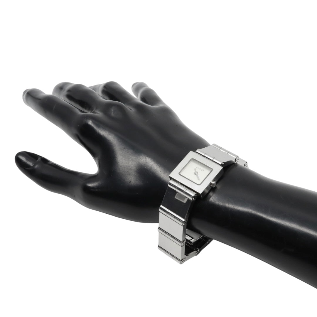 美品 電池交換済 クリーニング済 グッチ GUCCI 600L 腕時計 レディースウォッチ スクエア シルバー文字盤 ステンレススチール クォーツ アナログ バングル ブレスレット エレガント クラシック ドレスウォッチ 稼働品 G3