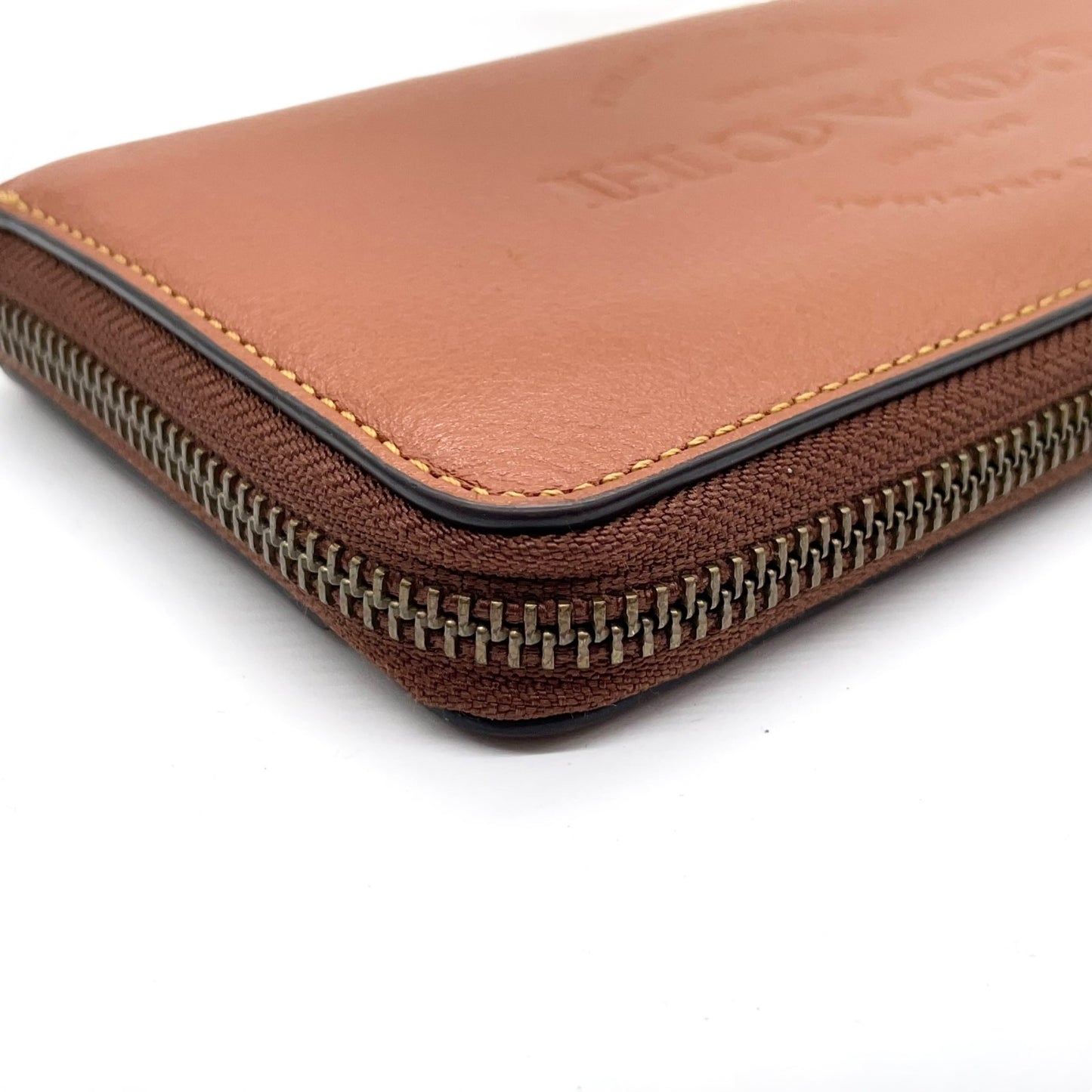 美品 コーチ COACH 長財布 ブラウン 茶色 レザー ラウンドジップ ラウンドファスナー ロゴ型押し シンプル ウォレット W4