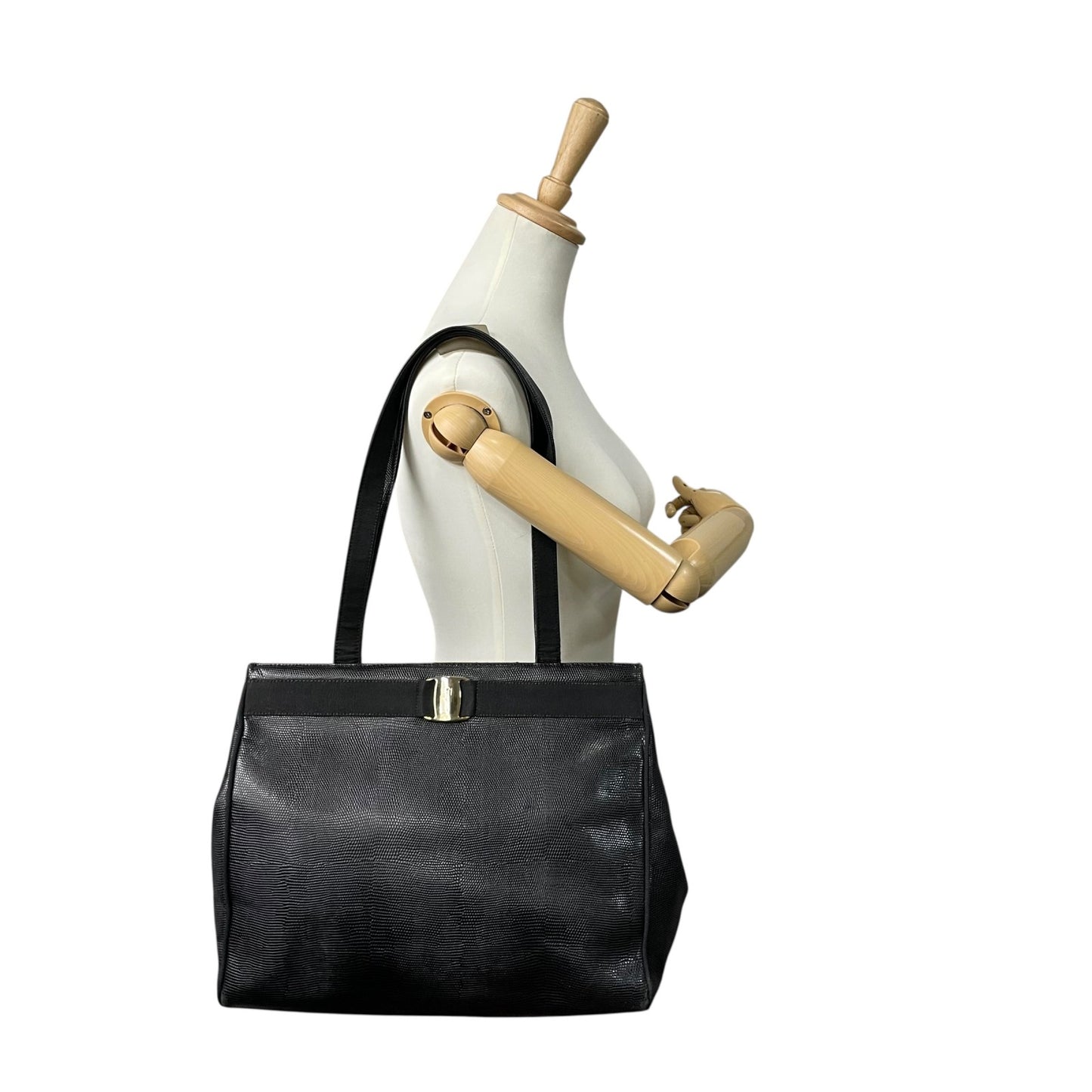 Salvatore Ferragamo フェラガモ ヴァラリボン トートバッグ ワンショルダー レザー トカゲ型押し 黒 ブラック ゴールド金具 肩掛け可 サルヴァトーレフェラガモ レディース D