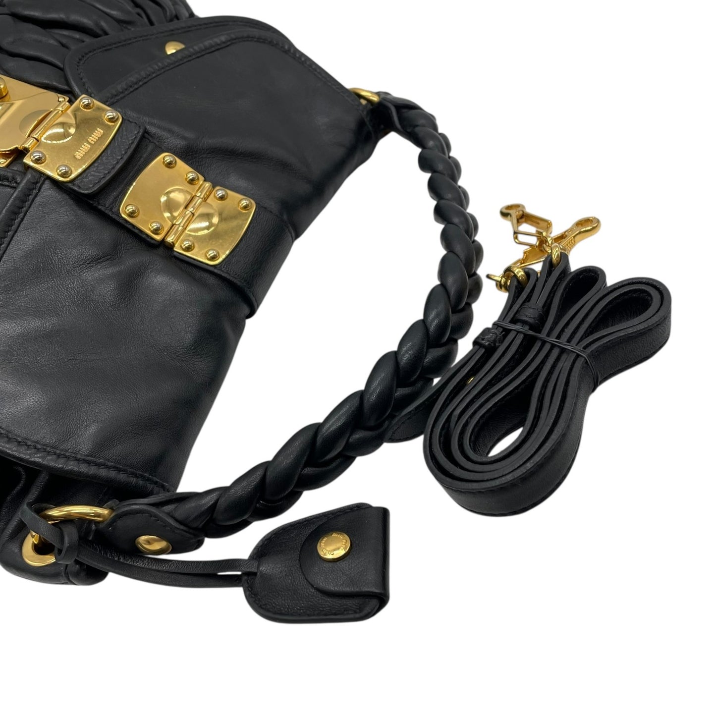 美品 miu miu ミュウミュウ 2WAY ハンドバッグ ショルダーバッグ マトラッセ マテラッセ 黒 ブラック レザー ゴールド金具 ロゴ 斜め掛け レディース C6