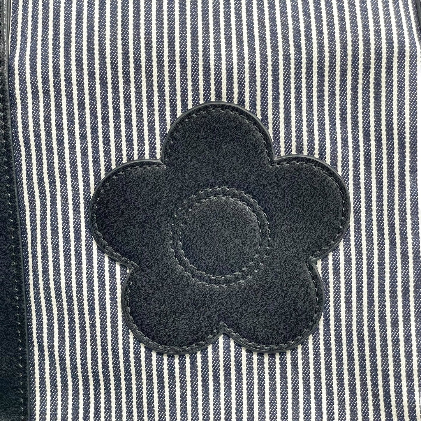 マリークヮント MARY QUANT トートバッグ ストライプ デイジー 花モチーフ ショルダー付き 2WAY 黒 ブラック ホワイト T3