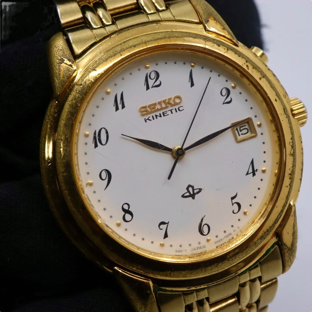 【稼働品】 seiko セイコー キネティック 腕時計 5M22-7B40 メンズ ゴールド ホワイト文字盤 デイト アナログ ヴィンテージ ドレスウォッチ クラシックデザイン エレガント ビジネス 自動巻き発電 高級モデル クリーニング済み G4