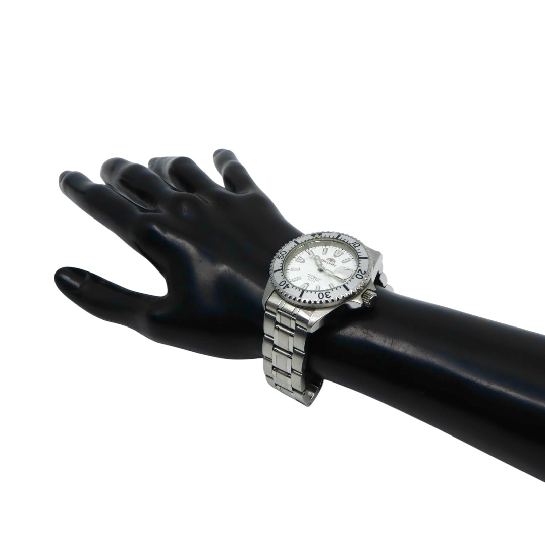 【美品】 orient オリエント キングマスター 腕時計 ER14-C2 自動巻き 21石 ダイバーズデザイン 10気圧防水 メンズ アナログ ホワイトダイヤル シルバー 回転ベゼル スポーツウォッチ ステンレス G2