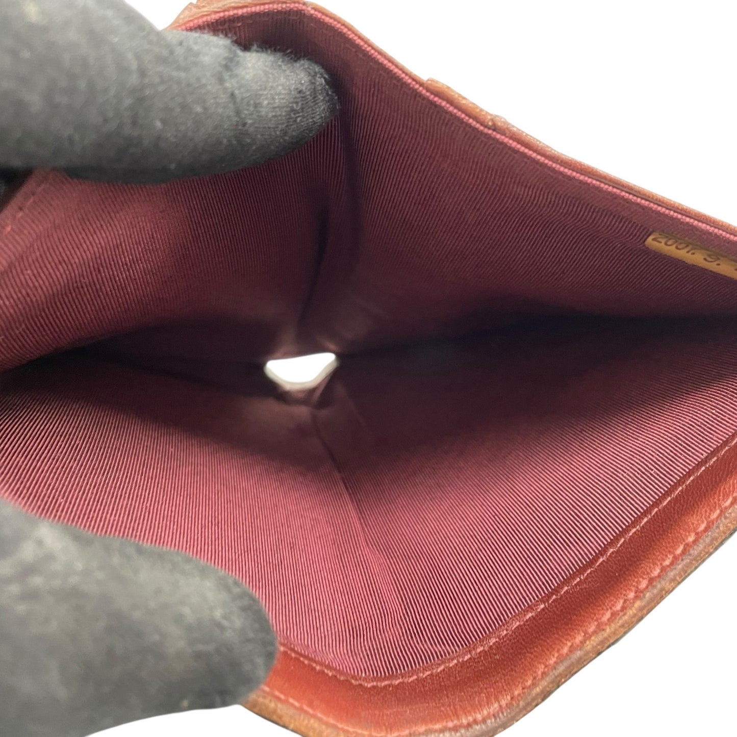 CHANEL シャネル 二つ折り 長財布 マトラッセ 黒 ブラック 茶 ブラウン レザー キャビアスキン ココマーク シルバー金具 レディース W4