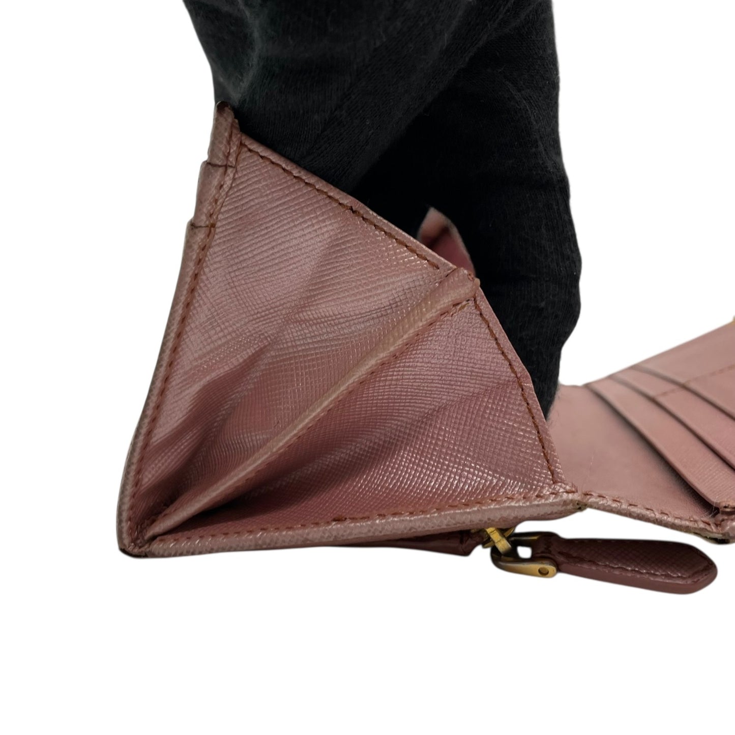 PRADA プラダ 長財布 ロングウォレット サフィアーノレザー ピンク ピンクベージュ メタリック ゴールド金具 ロゴ フラップ レディース W3