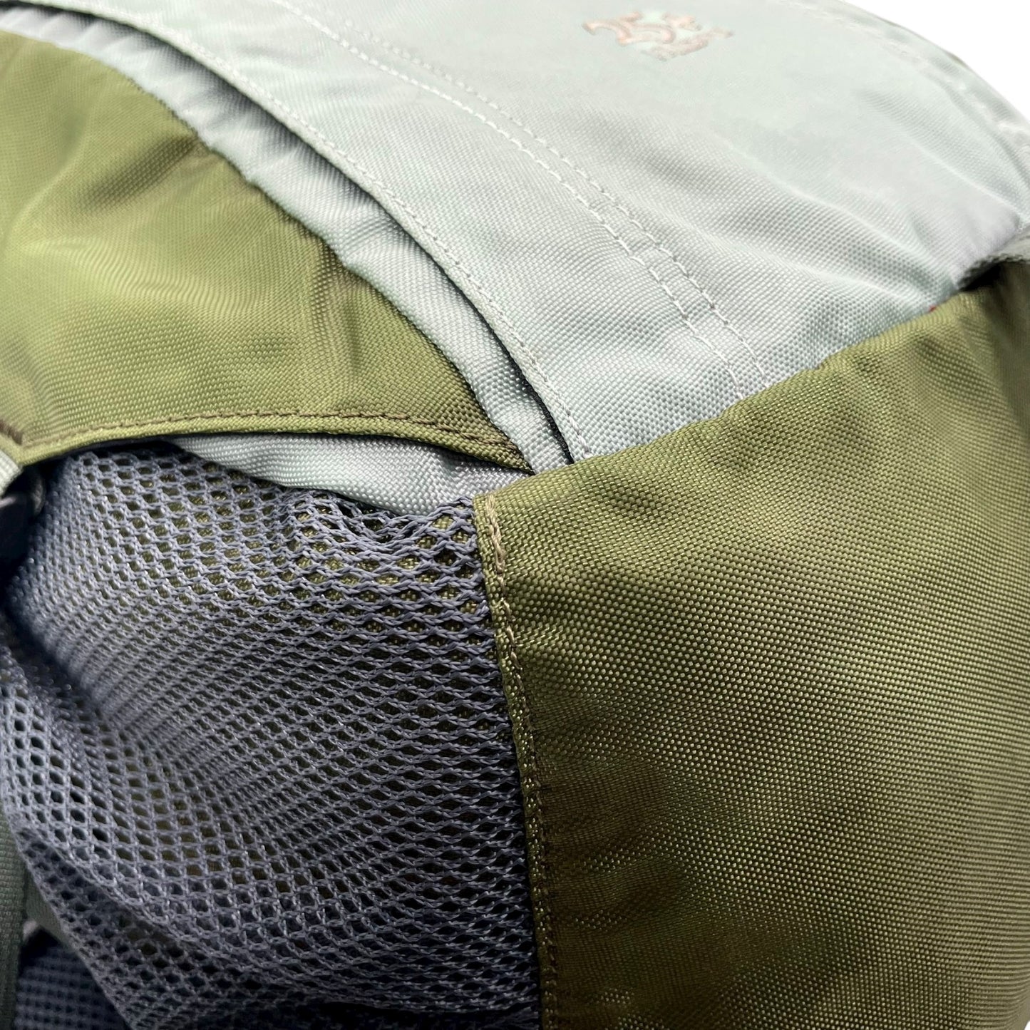 エーグル AIGLE リュックサック グリーン 緑 カーキ ナイロン キャンバス メンズ レディース バッグパック 登山 ハイキング U14