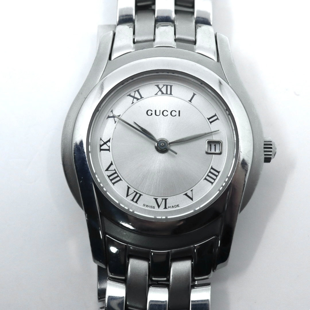 【電池交換済／クリーニング済】グッチ GUCCI 5500L 腕時計 レディースウォッチ クォーツ シルバー文字盤 ローマンインデックス デイト表示 ステンレススチール クラシック エレガント ドレスウォッチ ビジネス 稼働品 G3