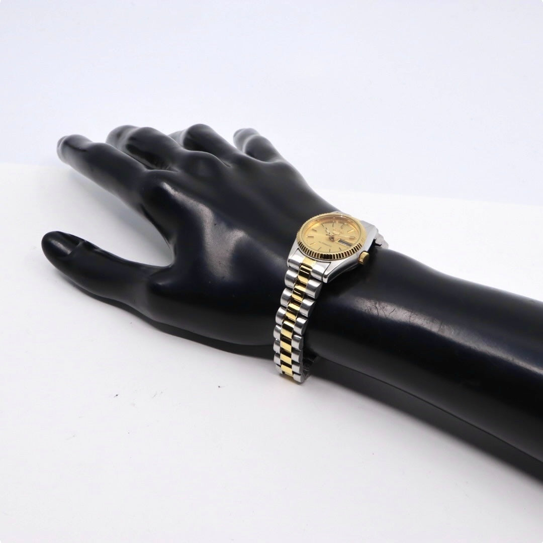 【未使用級/美品/稼働品】セイコー SEIKO 5 レディース腕時計 4206-0510 自動巻き オートマチック デイデイト ゴールド文字盤 コンビブレス フルテッドベゼル アナログ クラシック ビンテージ エレガント クリーニング済 G2