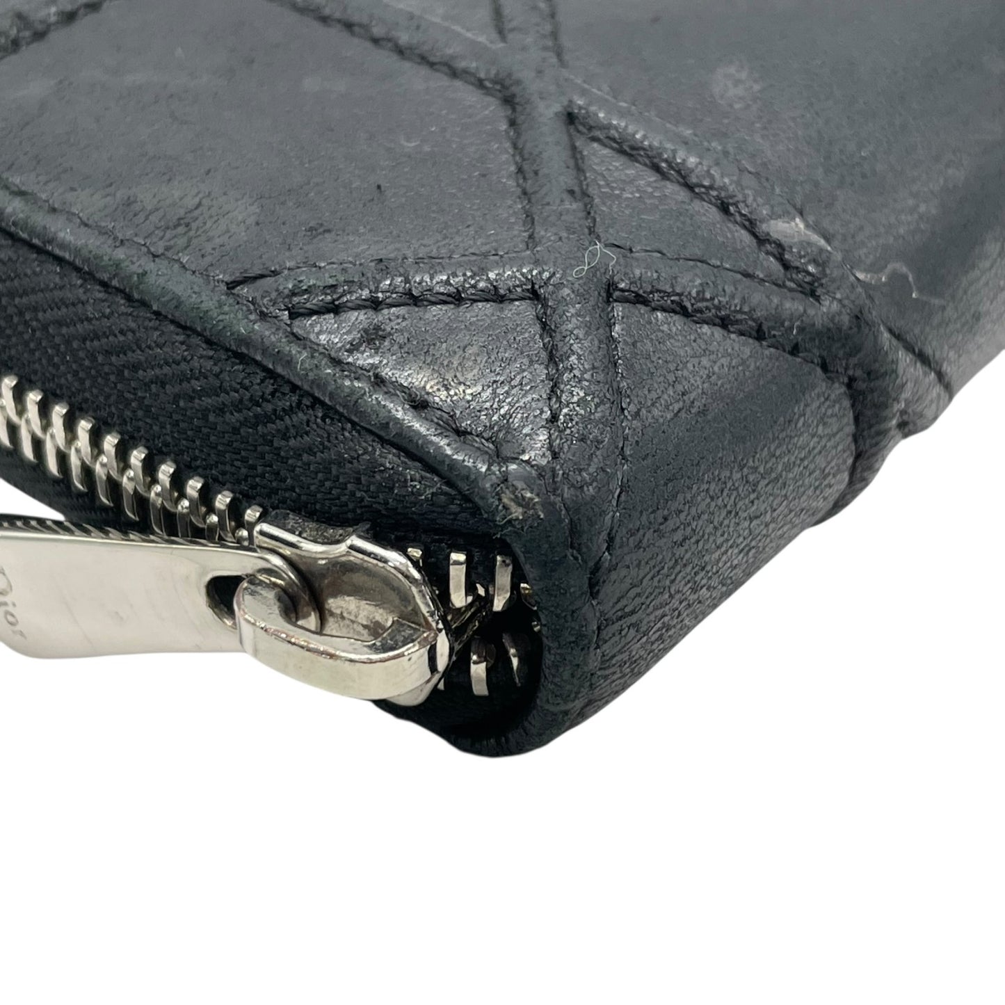 Christian Dior クリスチャンディオール ディオラマ 長財布 コンパクトウォレット ラウンドファスナー ブラック キルティング レザー シルバー金具 ロゴ メンズ レディース W3