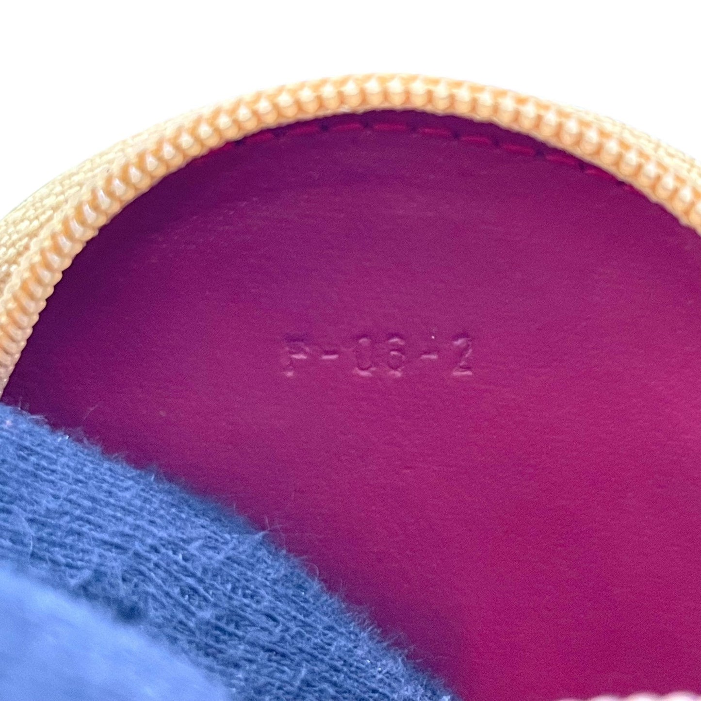 セリーヌ CELINE ラウンド サークルロゴ コインケース ベージュ ゴールド金具 金 イエロー 黄色 レザー ロゴ刻印 ヴィンテージ M3