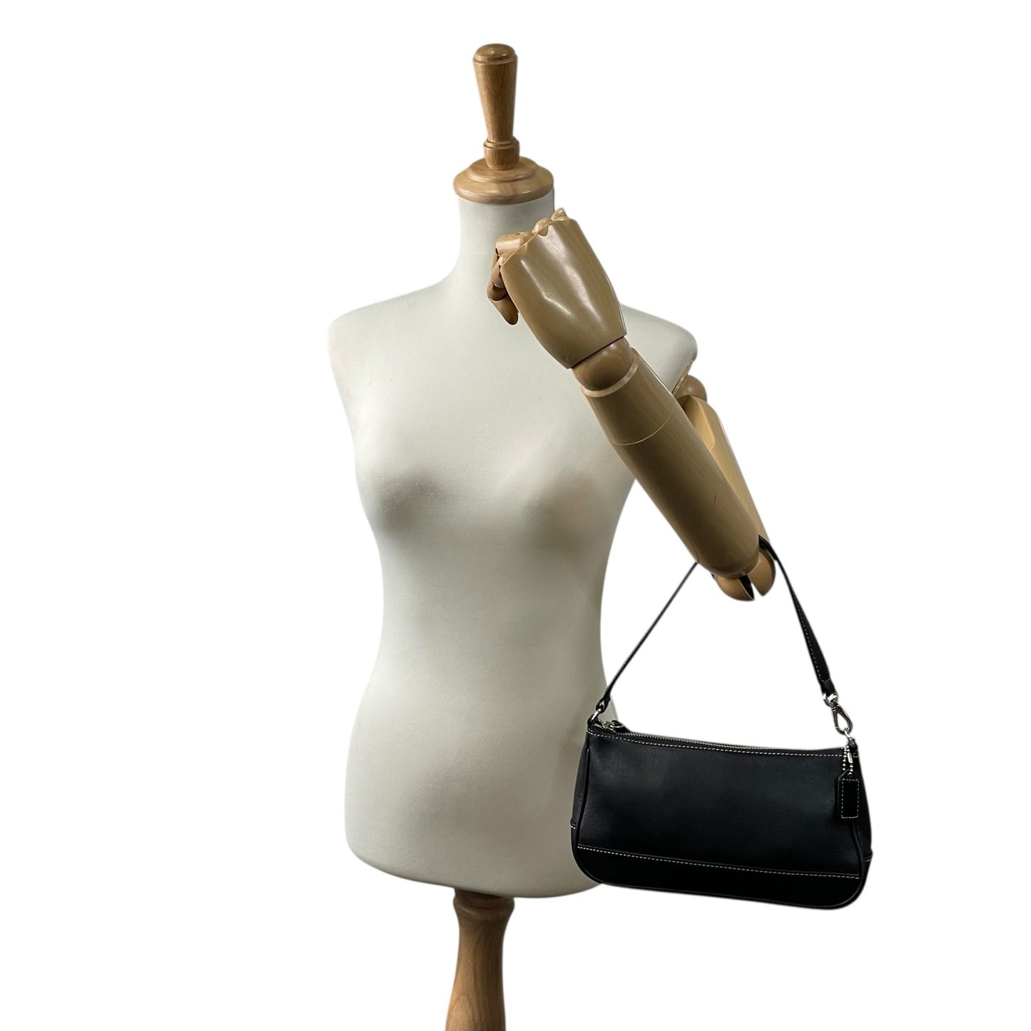 極美品 COACH コーチ アクセサリーポーチ ハンドバッグ ミニバッグ ブラック 黒 オールレザー 本革 7785 レディース ファスナー開閉 シルバー金具 K2