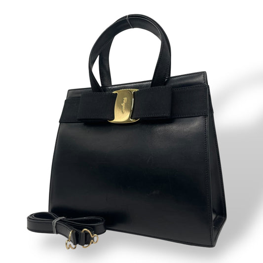 サルヴァトーレ フェラガモ ハンドバッグ フォーマルバッグ ヴァラリボン 2WAY 黒 ショルダーバッグ 斜め掛け ゴールド金具 自立 ブラック レザー ヴィンテージ C