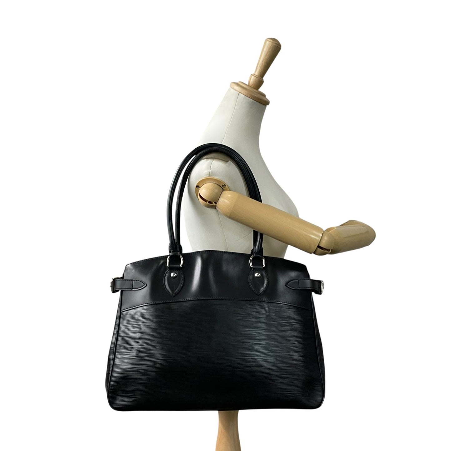 極美品 LOUIS VUITTON ルイヴィトン パッシィ GM エピ ビジネスバッグ ビジネストート トートバッグ ハンドバッグ M59252 黒 ブラック ノワール レザー シルバー金具 肩掛け可 メンズ レディース C