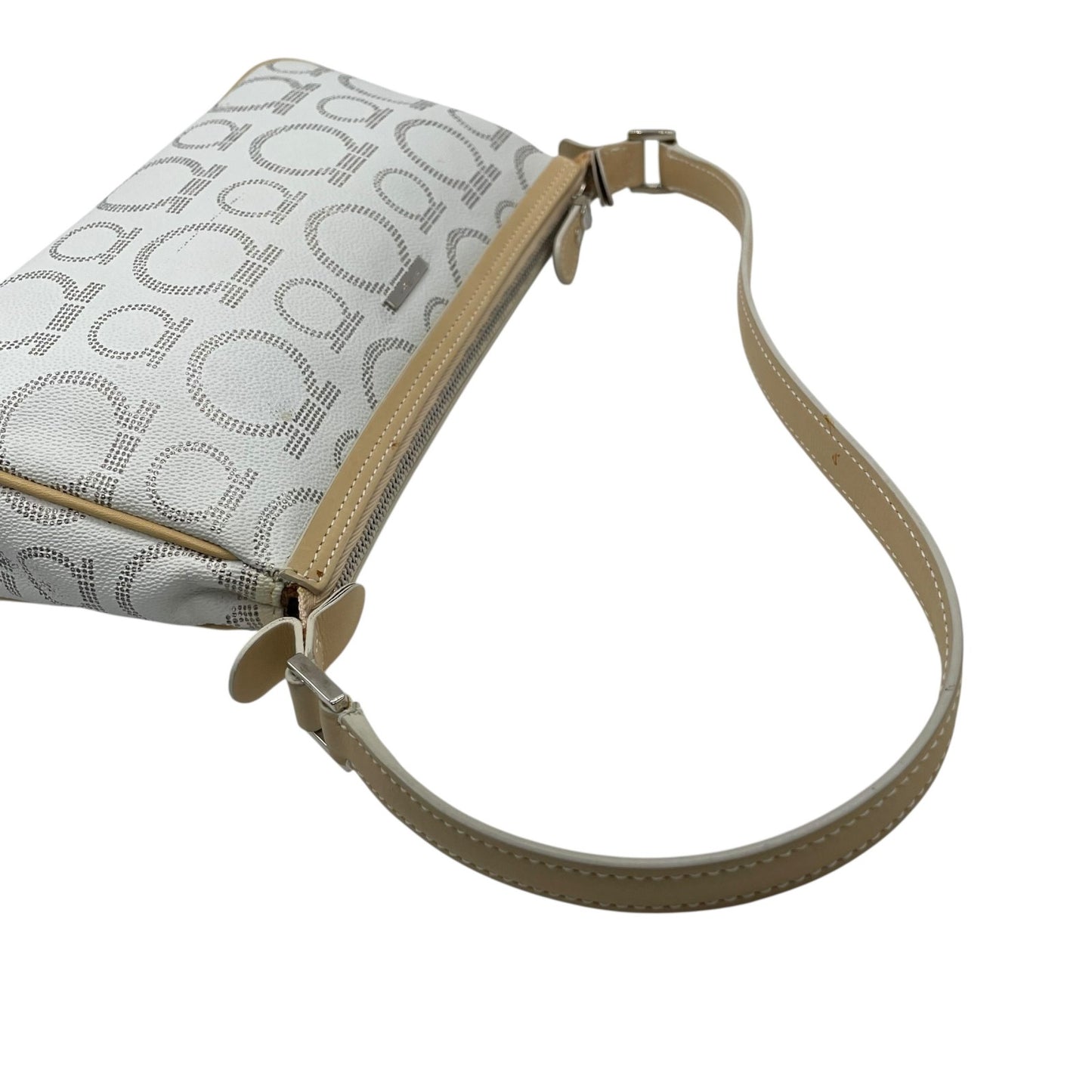 フェラガモ Salvatore Ferragamo ハンドバッグ アクセサリーポーチ ミニバッグ ガンチーニ AU-21 7497 グレー ベージュ レザー シルバー金具 ロゴ ワンショルダー 肩掛け可 レディース C5