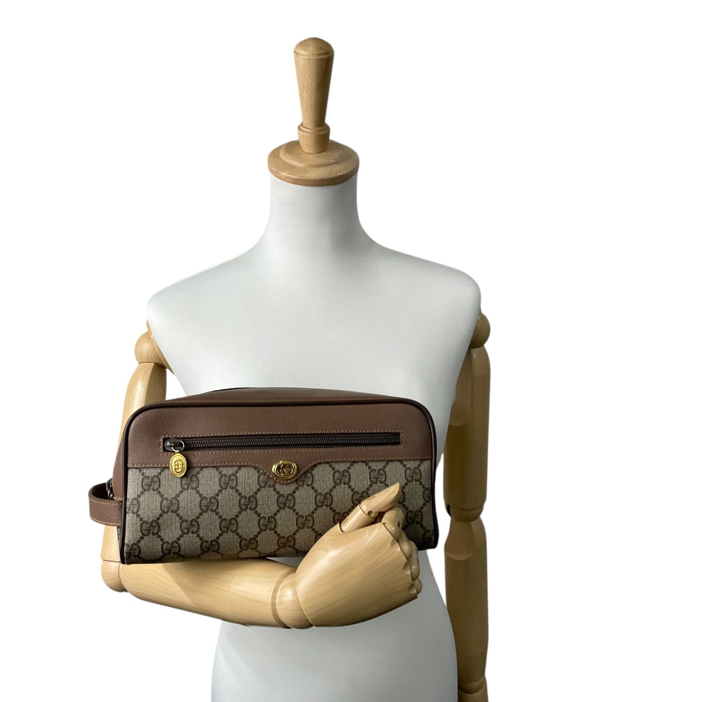 Authentic GUCCI Old GG Supreme Clutch Bag Second Bag Brown Leather PVC Gold Hardware Unisex Vintage