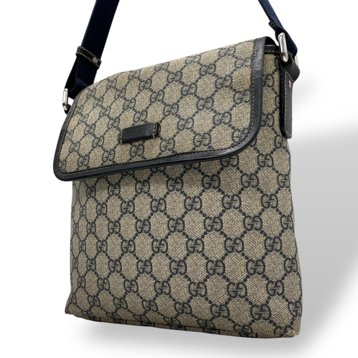 GUCCI グッチ GGスプリーム ショルダーバッグ 223666 紺 ネイビー グレー PVC レザー シルバー金具 斜め掛け可 フラップ開閉 メンズ レディース K2