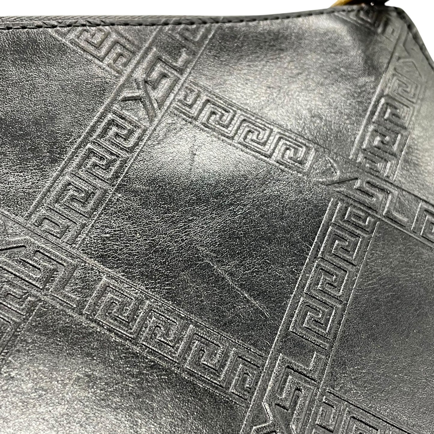 YVES SAINT LAURENT イヴサンローラン クラッチバッグ 黒 ブラック レザー ゴールド金具 ロゴ型押し ファスナー開閉 セカンドバッグ メンズ ヴィンテージ S97