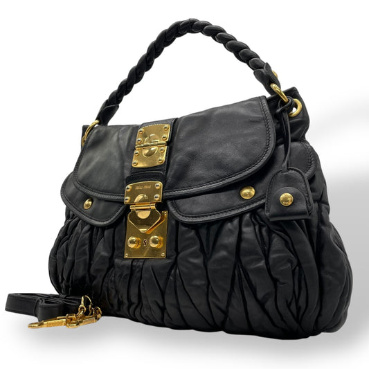 美品 miu miu ミュウミュウ 2WAY ハンドバッグ ショルダーバッグ マトラッセ マテラッセ 黒 ブラック レザー ゴールド金具 ロゴ 斜め掛け レディース C6