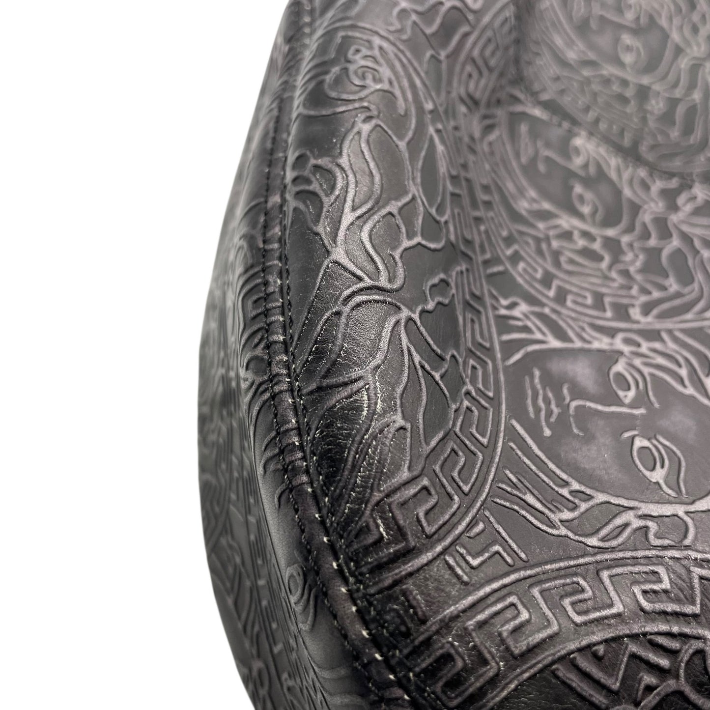 希少 VERSACE ヴェルサーチ メデューサ ワンショルダー ハンドバッグ 黒 ブラック ダークグレー レザー ゴールド金具 総柄 ホーボー 肩掛け可 レディース C4