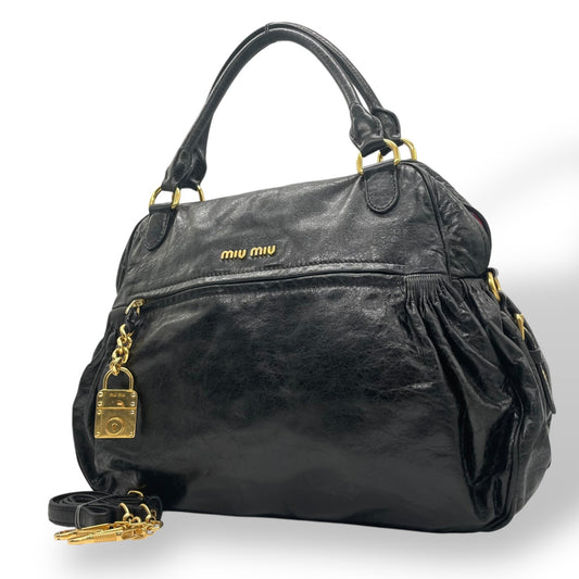 美品 miumiu ミュウミュウ 2WAY ハンドバッグ ショルダーバッグ 黒 ブラック レザー ゴールド金具 肩掛け可 カデナチャーム アーカイブ レディース ヴィンテージ D
