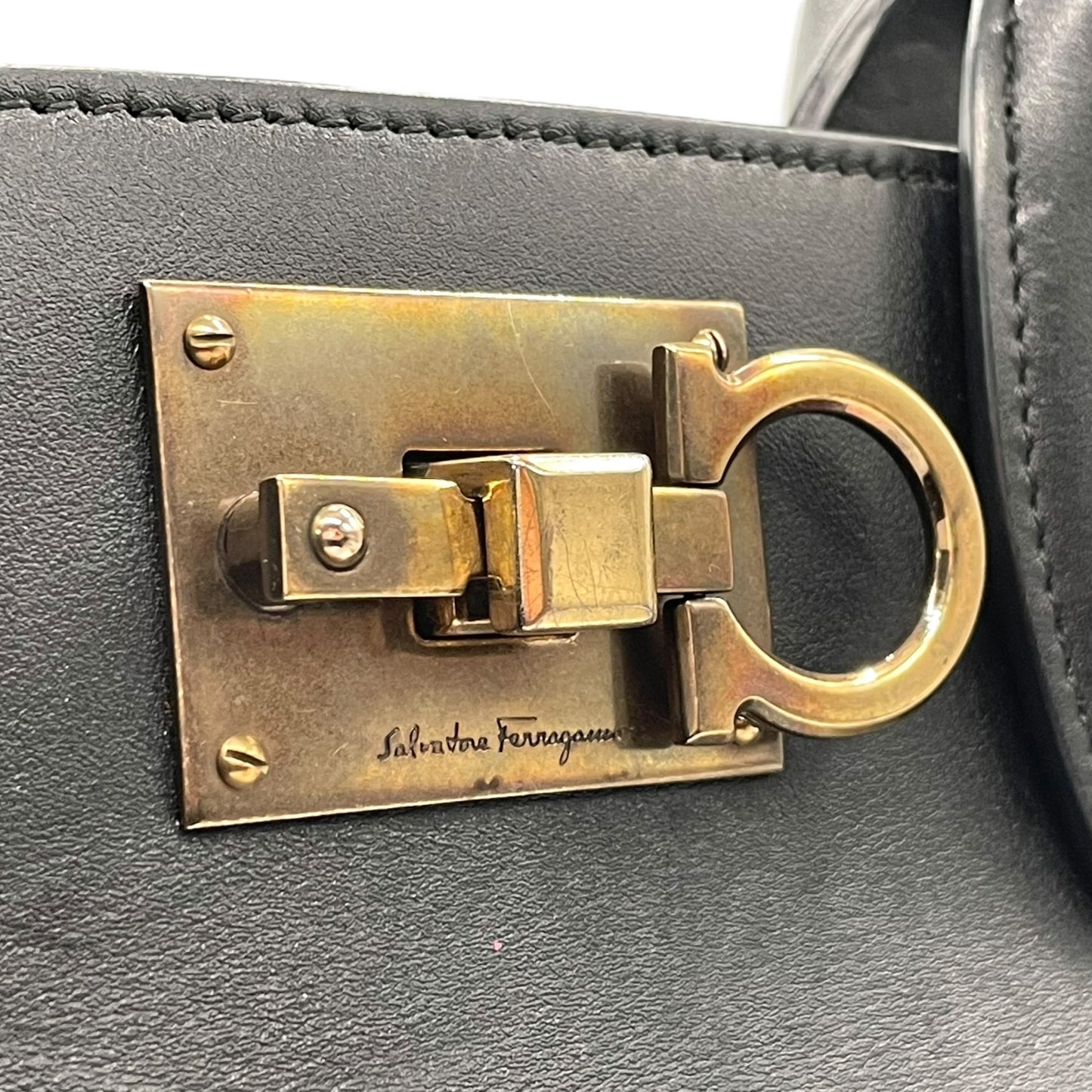 美品 Salvatore Ferragamo サルヴァトーレ フェラガモ ガンチーニ チェーン柄 ハンドバッグ 紺 ネイビー 黒 ブラック キャンバス レザー ゴールド金具 レディース B