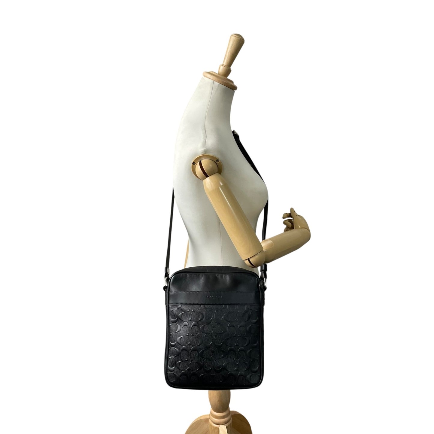 極美品 COACH コーチ ショルダーバッグ F11741 NIBLK シグネチャー 黒 ブラック レザー シルバー金具 チャールズ エンボス ロゴ 斜め掛け可 メンズ K12