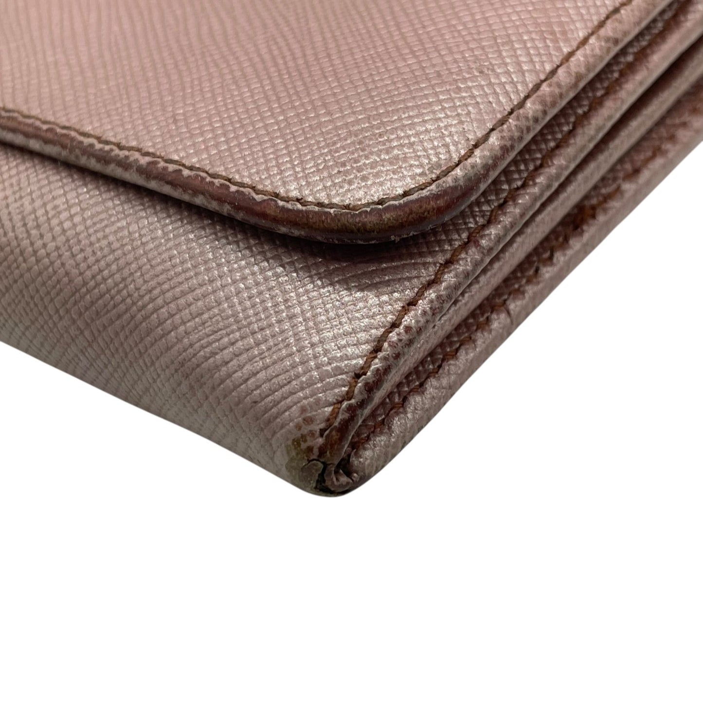 PRADA プラダ 長財布 ロングウォレット サフィアーノレザー ピンク ピンクベージュ メタリック ゴールド金具 ロゴ フラップ レディース W3