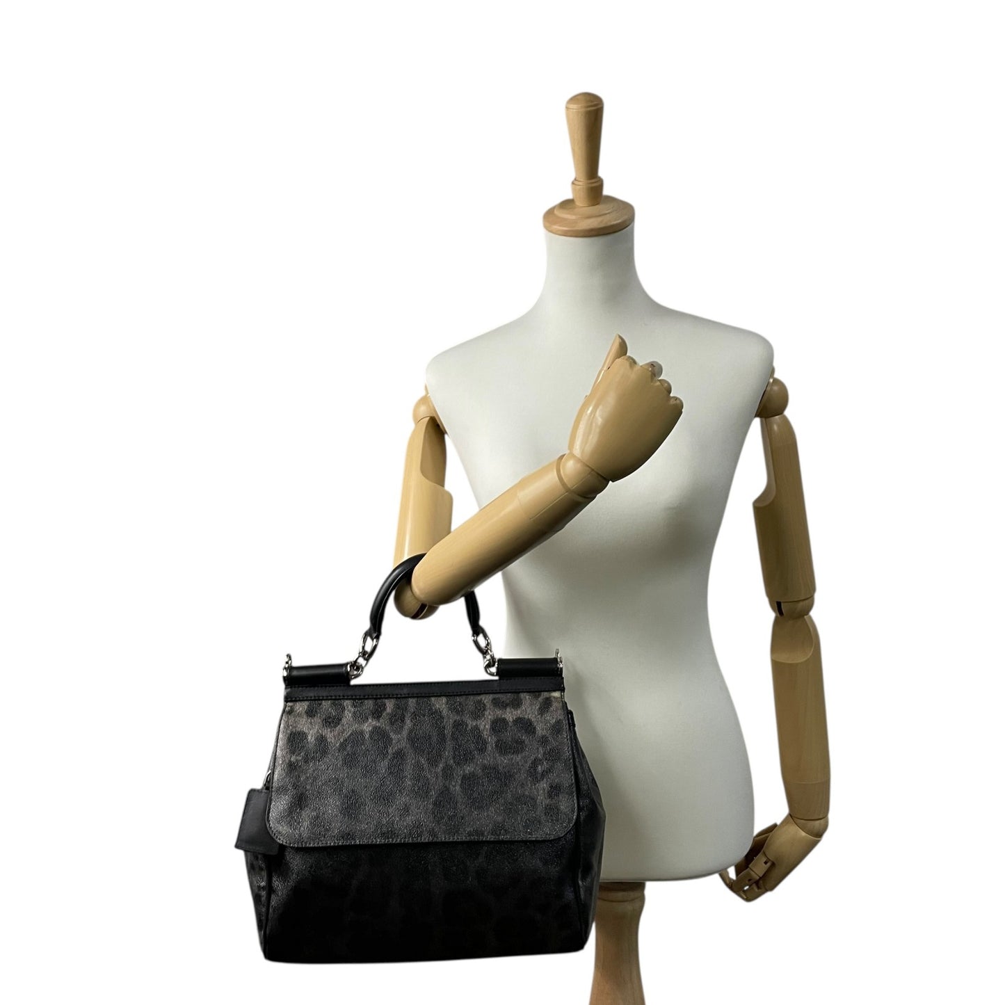 美品 DOLCE&GABBANA ドルチェ＆ガッバーナ シシリー 2WAY ハンドバッグ ショルダーバッグ ドルガバ レオパード ヒョウ柄 レザー PVC 黒 ブラック ダークグレー レディース D&G フラップ開閉 シルバー金具 ギャランティカード付き B2