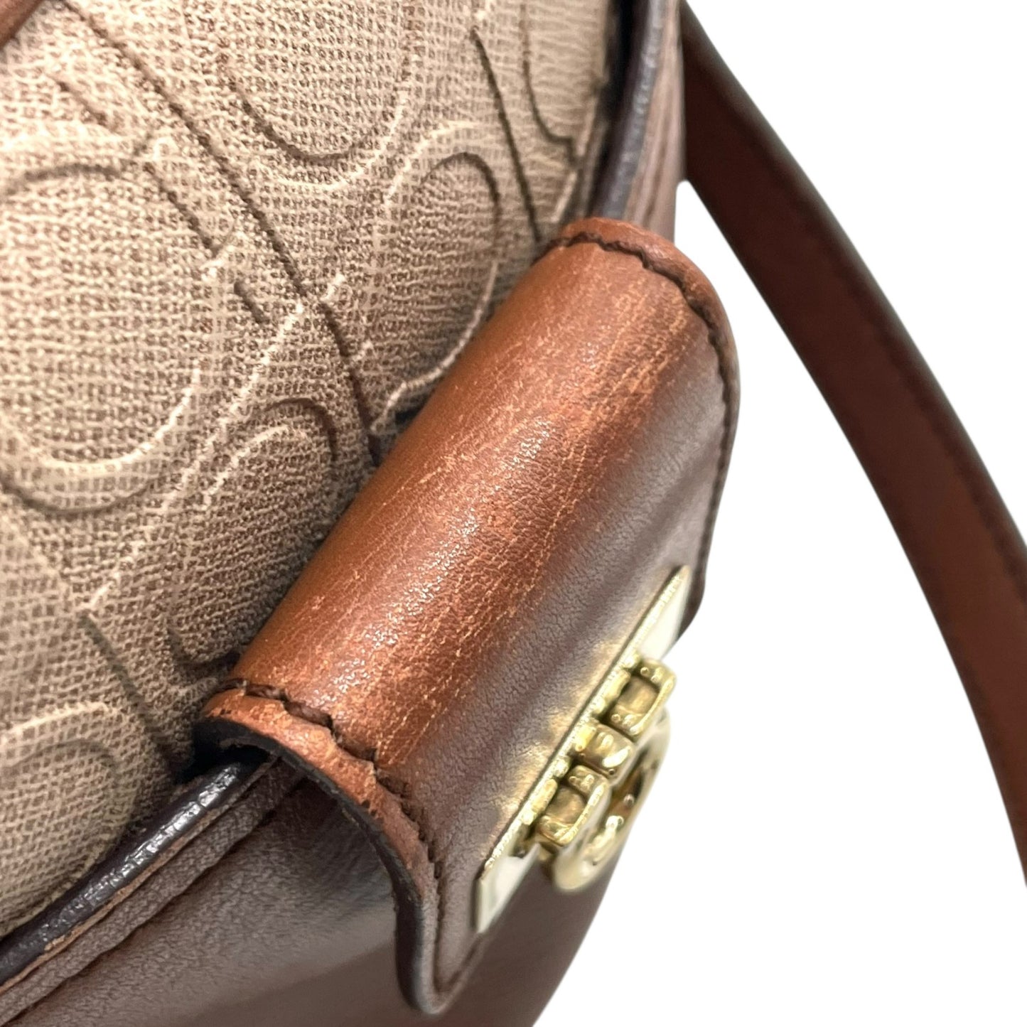 美品 Salvatore Ferragamo フェラガモ ガンチーニ ショルダーバッグ PVC レザー ベージュ ブラウン ゴールド金具 クロスボディ ポシェット 斜め掛け レディース K11