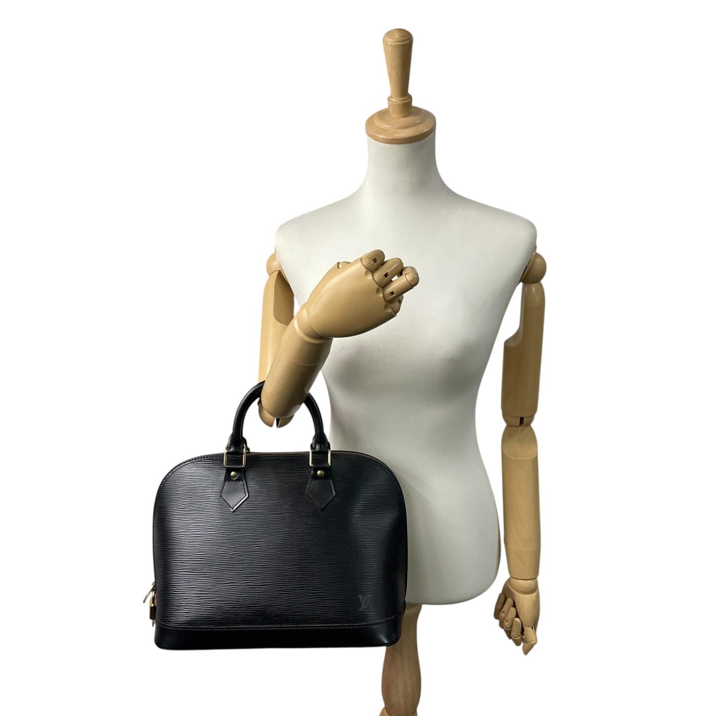 極美品 LOUIS VUITTON ルイヴィトン エピ アルマ 2WAY ハンドバッグ ショルダーバッグ 黒 ノワール ブラック レザー ゴールド金具 M52142 斜め掛け可 メンズ B