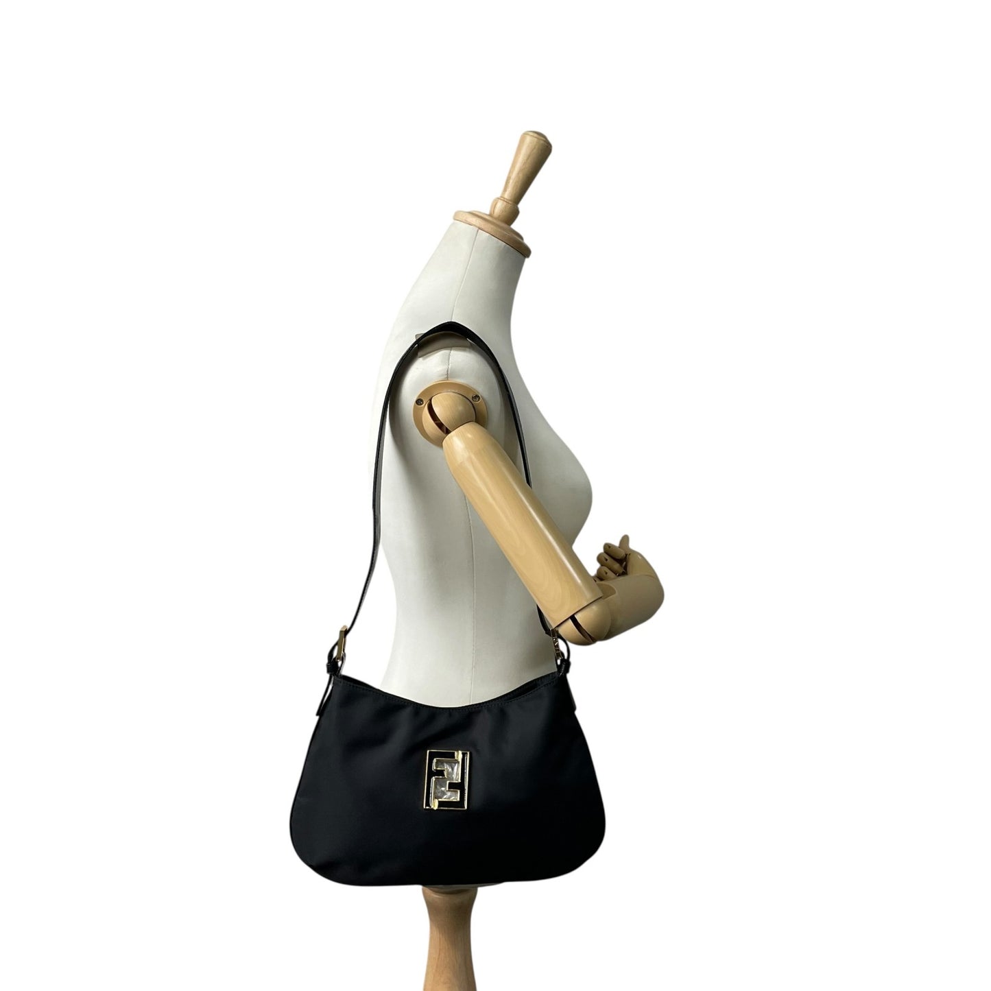 【未使用級】 FENDI フェンディ FFモチーフ ナイロン ショルダーバッグ ブラック ヴィンテージ オールド FF金具 ゴールド金具 ロゴ C3 美品