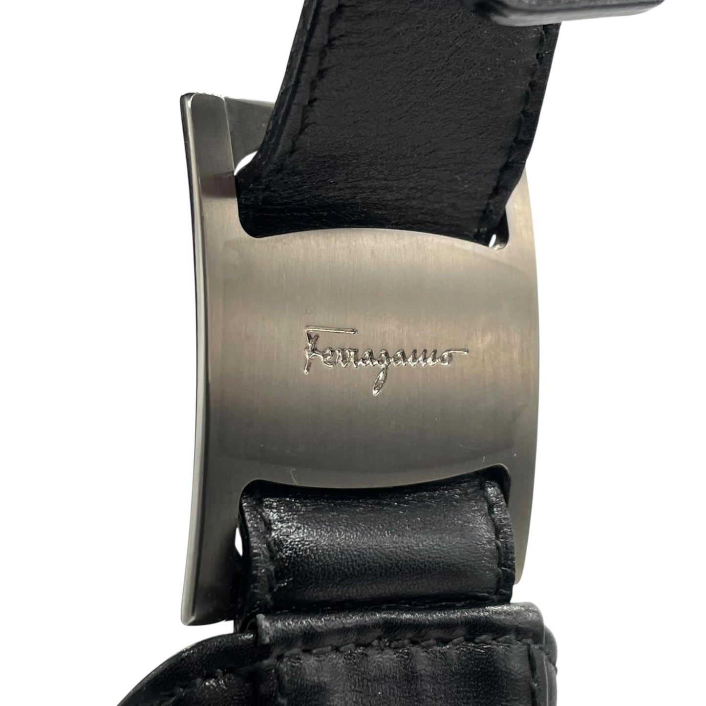 極美品 サルヴァトーレ フェラガモ Salvatore Ferragamo ヴァラ バラ 本革 ブラック 黒 ショルダーバッグ ワンショルダー レザー 上品 シンプルデザイン レディース フォーマル カジュアル A