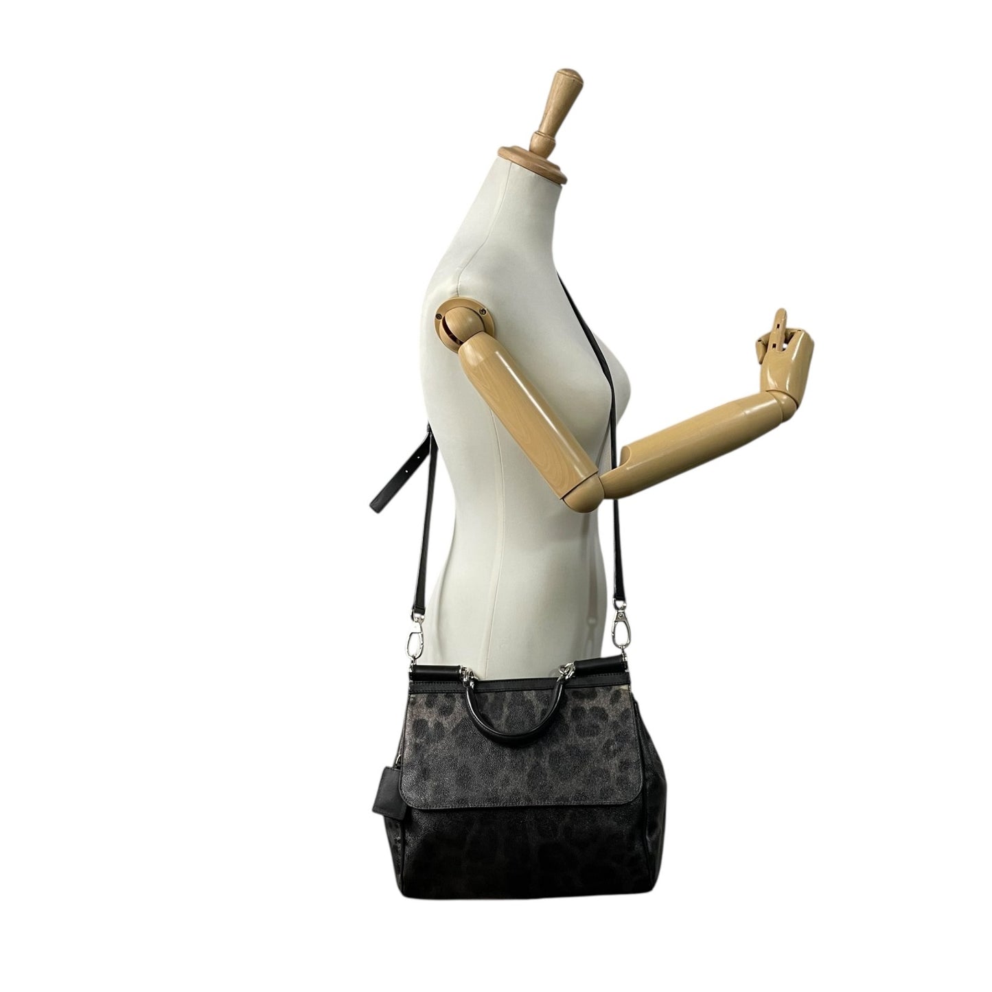 美品 DOLCE&GABBANA ドルチェ＆ガッバーナ シシリー 2WAY ハンドバッグ ショルダーバッグ ドルガバ レオパード ヒョウ柄 レザー PVC 黒 ブラック ダークグレー レディース D&G フラップ開閉 シルバー金具 ギャランティカード付き B2