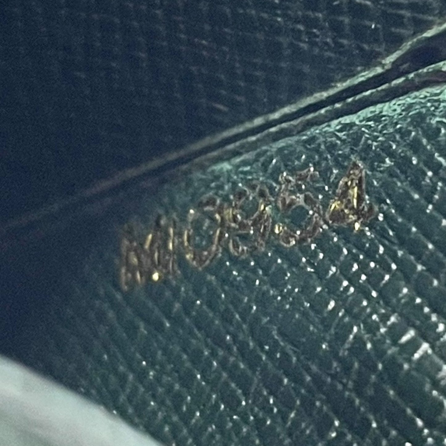 美品 LOUIS VUITTON ルイヴィトン タイガ エテュイ カルト デヴィジット トワレット カードケース M30544 緑 グリーン レザー 定期ケース メンズ ビジネス W3