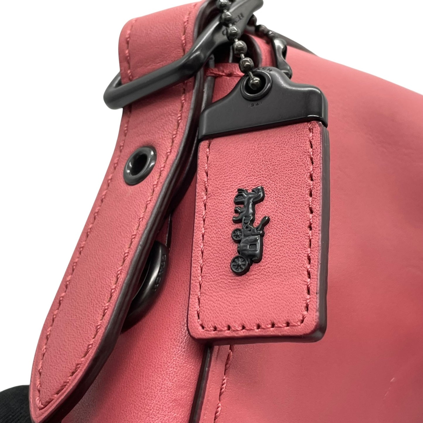 美品 COACH コーチ ショルダーバッグ サドルバッグ グラブタン レザー ピンク ブラック金具 SD-20115 斜め掛け可 フラップ開閉 レディース K4