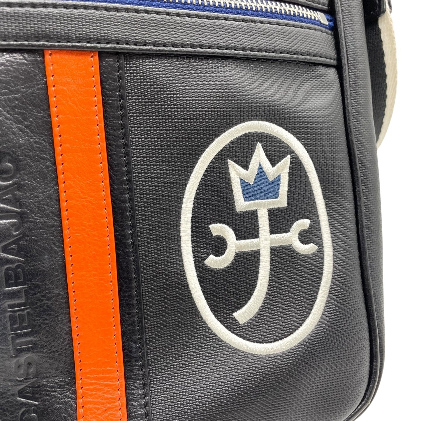 美品 カステルバジャック CASTELBAJAC ショルダーバッグ クロスボディ ロゴ刺繍 レザー ナイロン 黒 ブラック C11