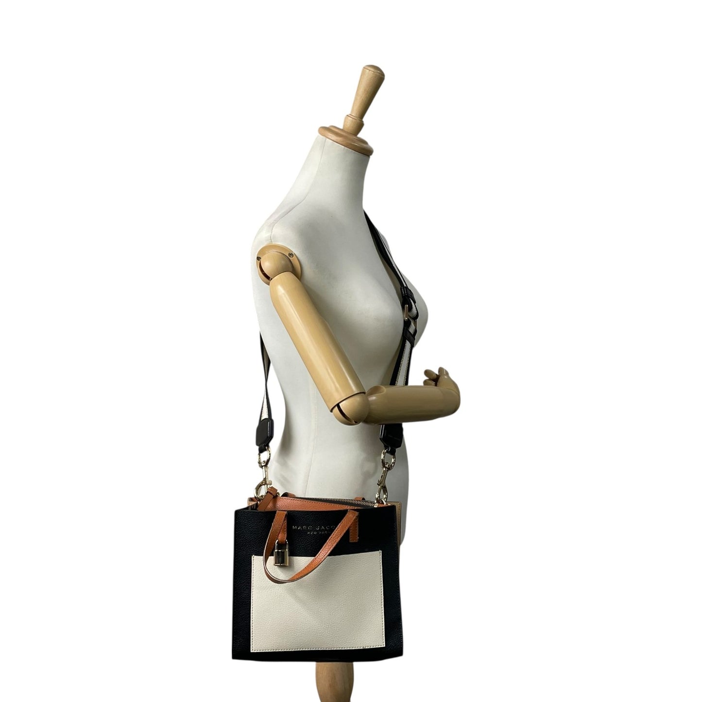 マークジェイコブス MARC JACOBS THE MINI GRIND BAG 2WAY ハンドバッグ ショルダーバッグ 黒 ブラック 白 アイボリー ベージュ レザー ゴールド金具 手提げ 斜め掛け可 ロゴ パドロック グラインド レディース S21