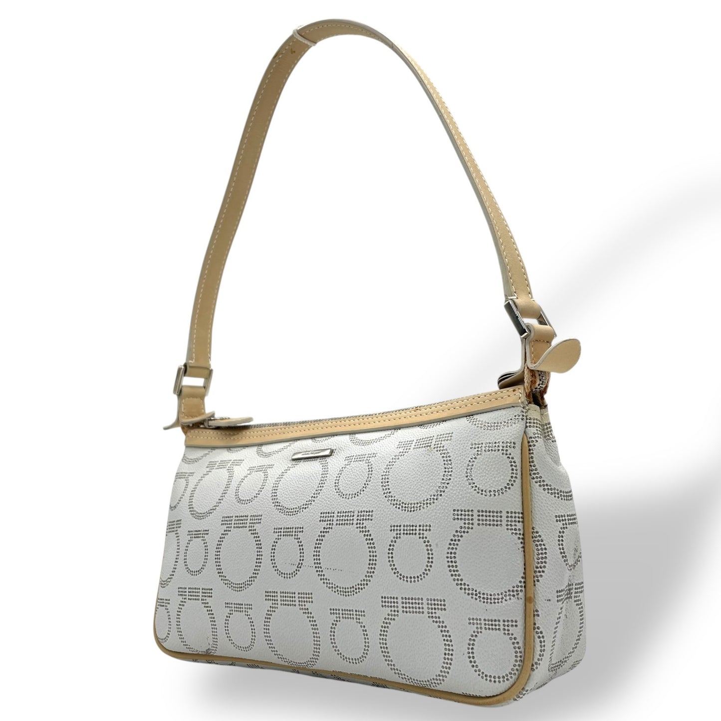 フェラガモ Salvatore Ferragamo ハンドバッグ アクセサリーポーチ ミニバッグ ガンチーニ AU-21 7497 グレー ベージュ レザー シルバー金具 ロゴ ワンショルダー 肩掛け可 レディース C5