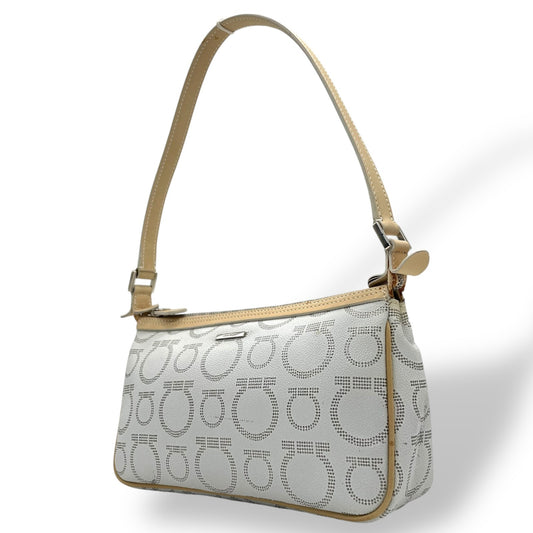 フェラガモ Salvatore Ferragamo ハンドバッグ アクセサリーポーチ ミニバッグ ガンチーニ AU-21 7497 グレー ベージュ レザー シルバー金具 ロゴ ワンショルダー 肩掛け可 レディース C5