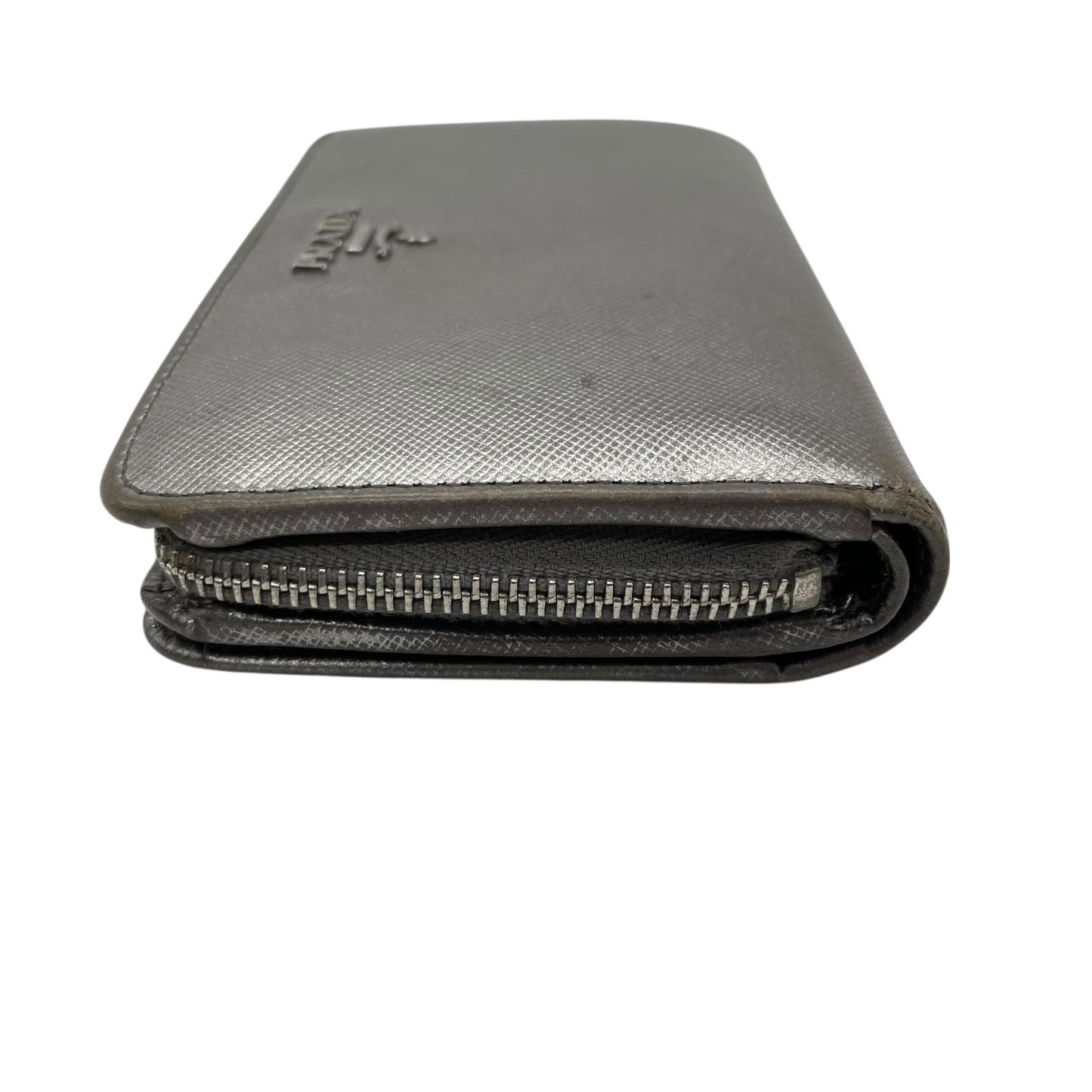 PRADA プラダ 二つ折り財布 コンパクトウォレット メタリックシルバー サフィアーノレザー ロゴ シルバー金具 L字ファスナー レディース W3