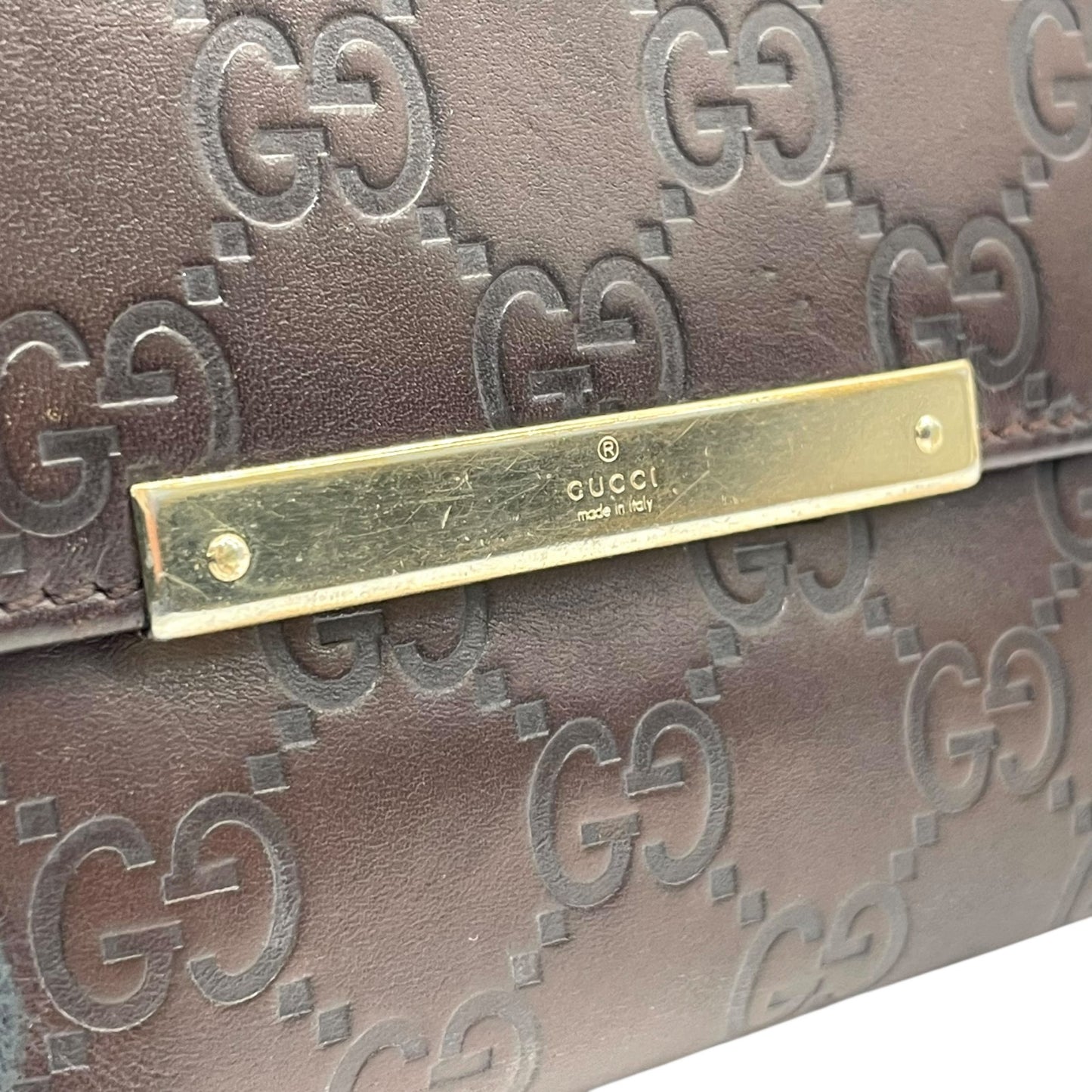 GUCCI グッチ グッチシマ 二つ折り財布 コンパクトウォレット GG柄 型押し レザー ブラウン ゴールド金具 プレートロゴ ヴィンテージ レディース M2